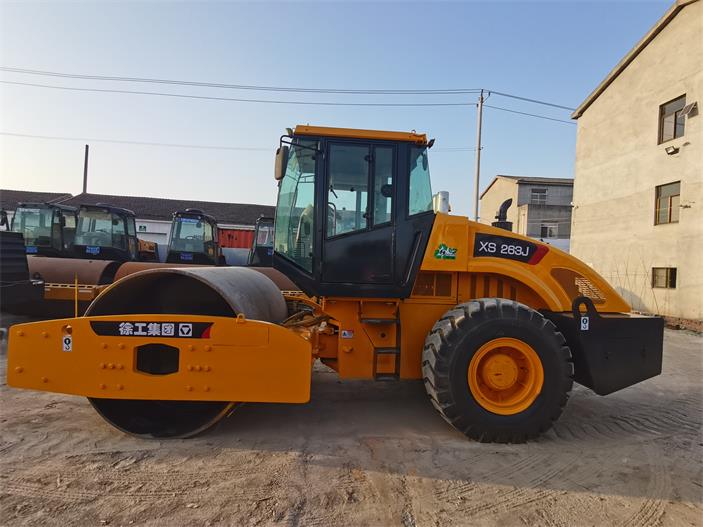 附近壓路機(jī)出租臺(tái)班案例